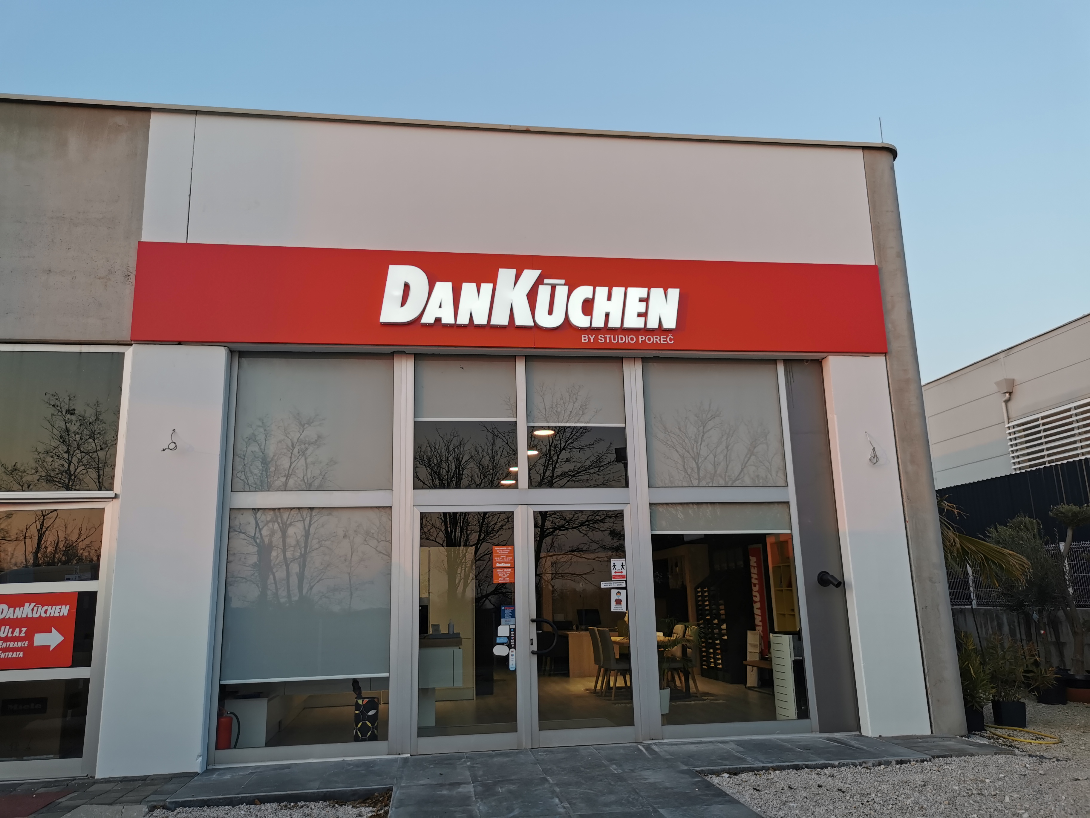 DanKüchen — Mavid izvedba